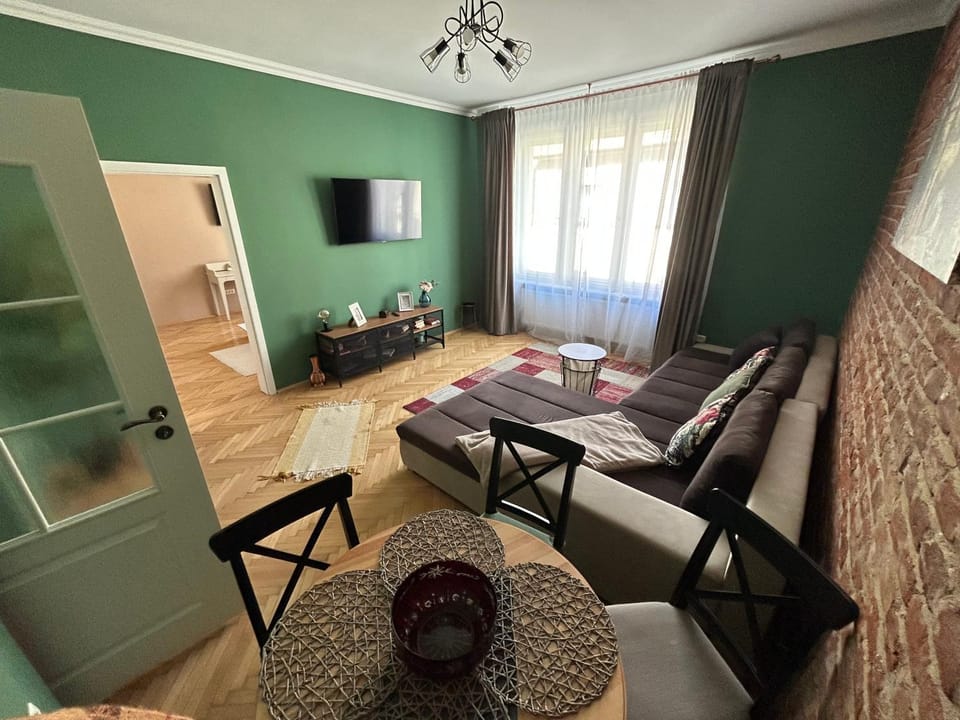 TV and multimedia, Living room, Photo of the whole room, Seating area