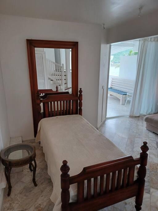 5 min from Orient Bay - perfect condo, Idolem résidence unité 6 - 57 Rue du Mont Vernon 1 Apartment in France