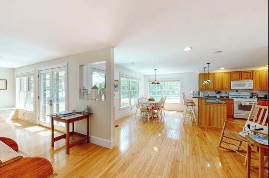 Kitchen or kitchenette, Dining area, kitchen