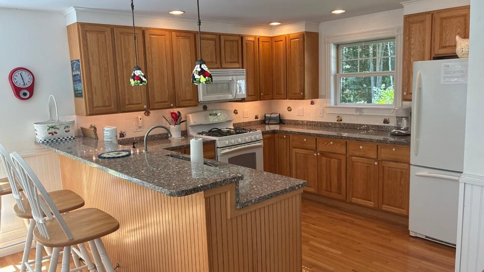 Kitchen or kitchenette, kitchen
