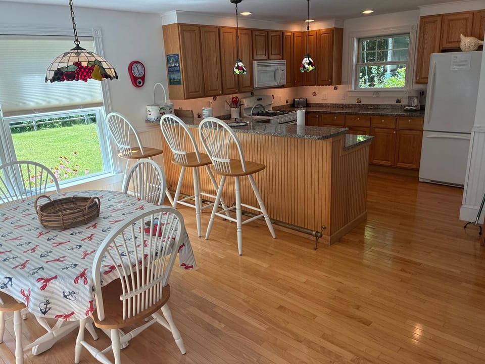 Kitchen or kitchenette, kitchen