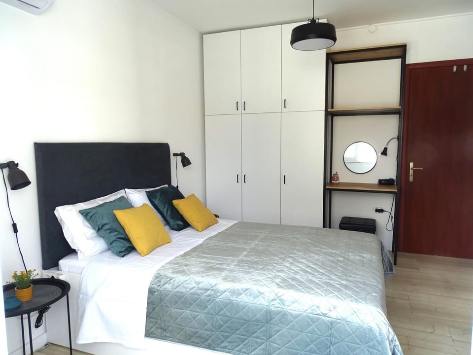 Bed, Bedroom
