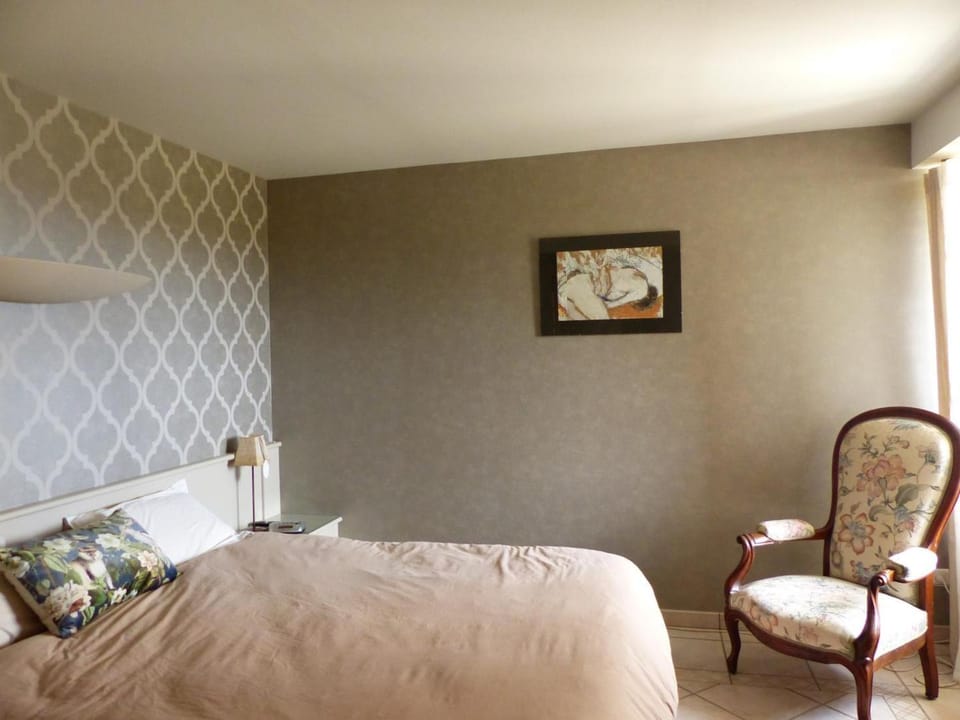 Villa avec piscine chauffée et jardin près de Moulins - FR-1-489-356 House in Bourgogne-Franche-Comté