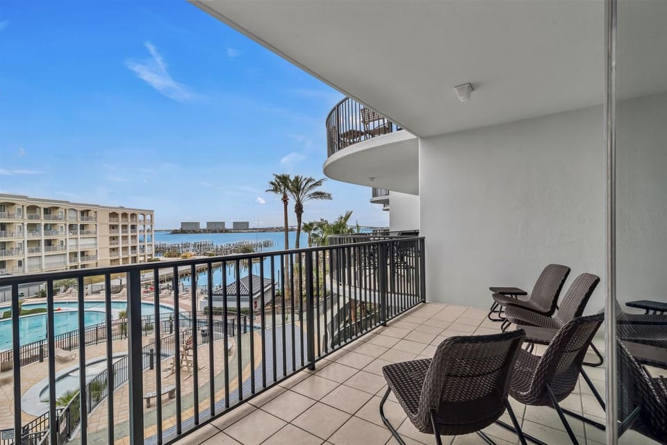 Lighthouse on the Bay Unit 2308-Pet Friendly, Lazy River, Boat Slip, Bay Views Apartment in Orange Beach