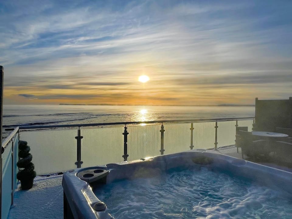 Hot Tub, View (from property/room)