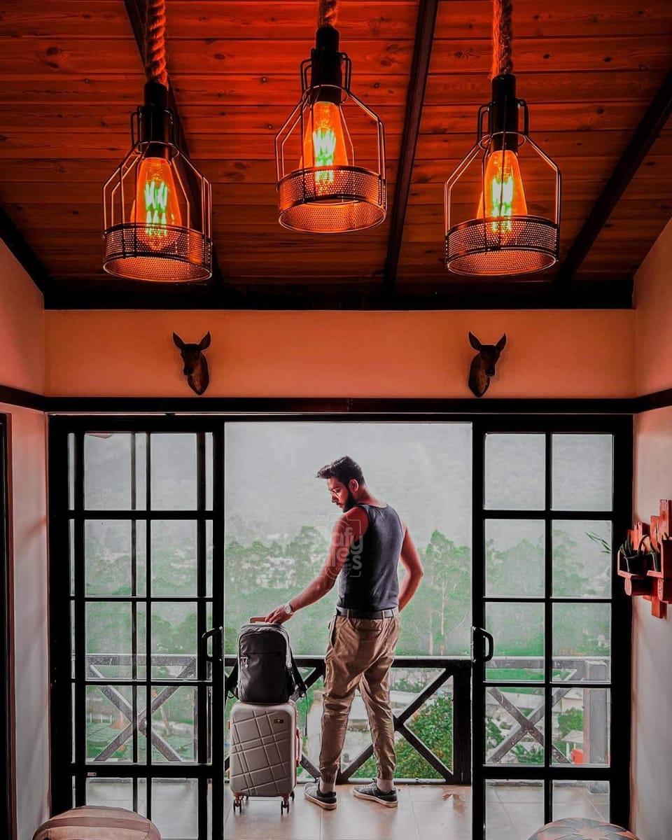 People, View (from property/room), Balcony/Terrace