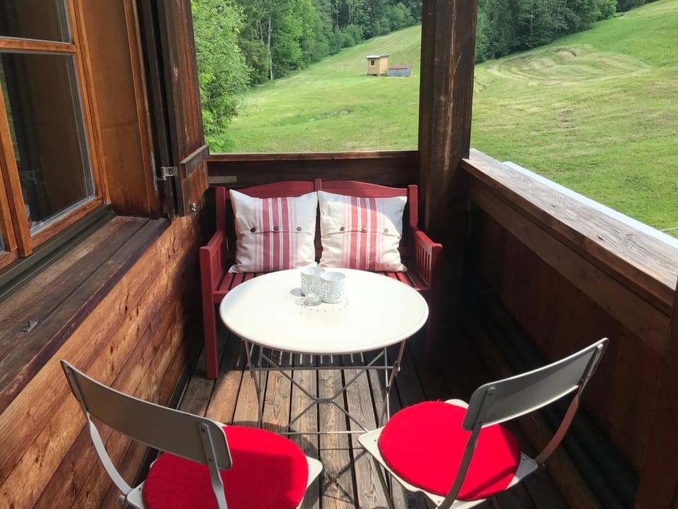Garden, View (from property/room), Balcony/Terrace, Seating area, Dining area, Garden view, Mountain view