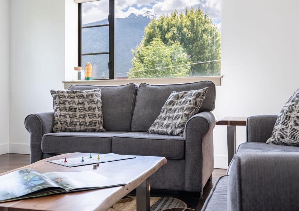 Selkirk Snug by Revelstoke Vacations Apartment in Revelstoke