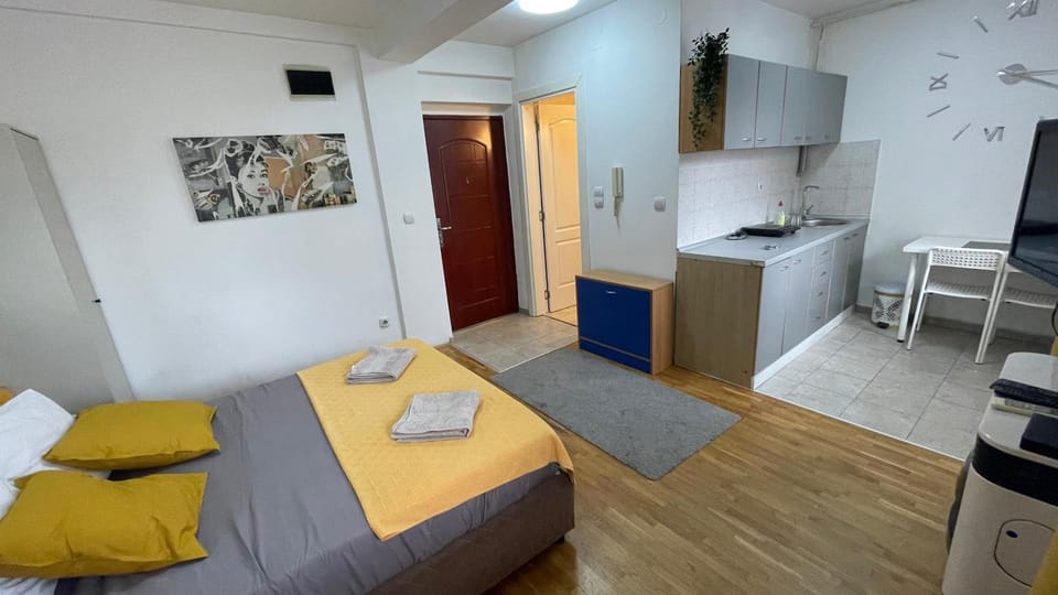 Bed, Photo of the whole room