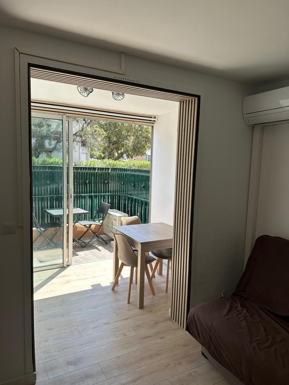 Charmant studio neuf 150m plage sur avenue principale climatisé et parking Apartment in Cavalaire-sur-Mer