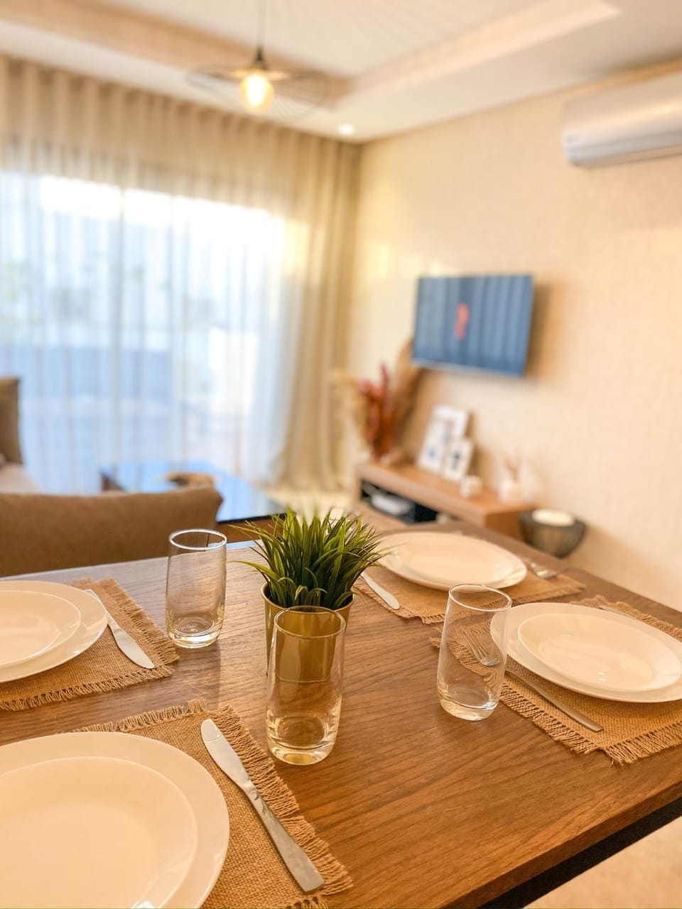 Living room, Dining area, air conditioner