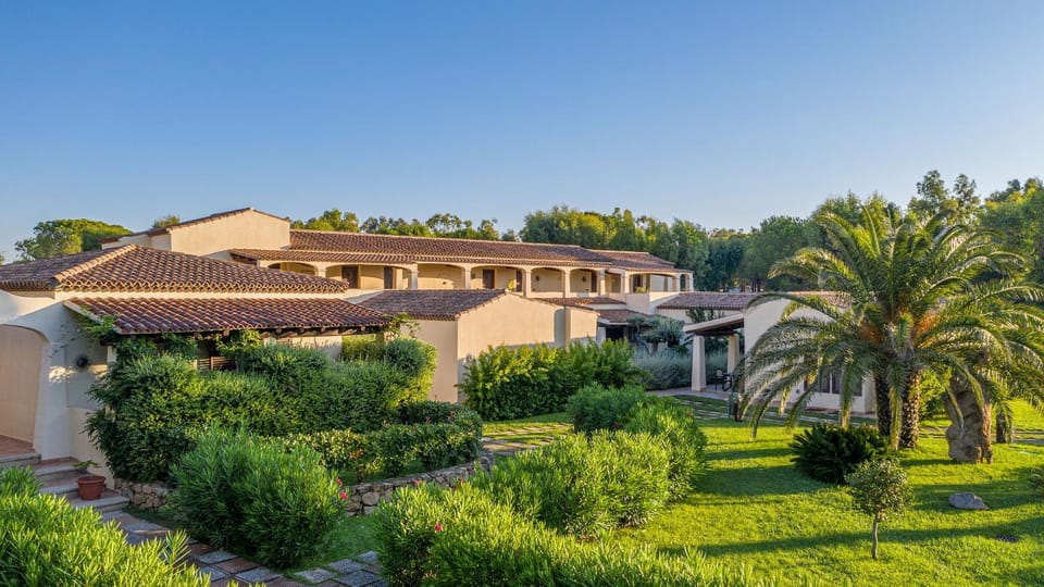 Property building, Garden, Balcony/Terrace, City view, Garden view