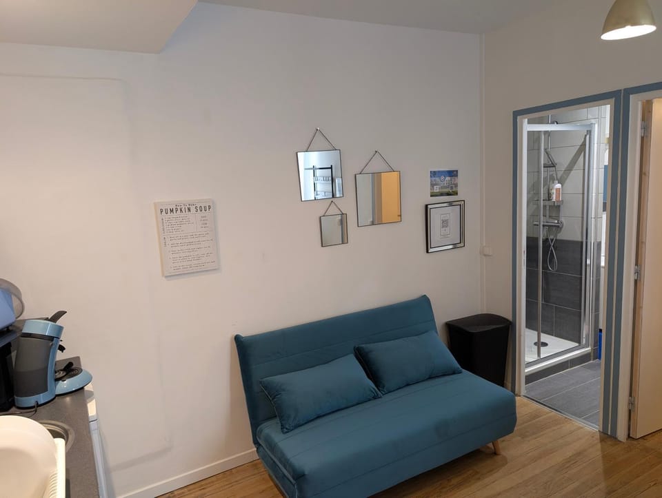 Bathroom, Living room