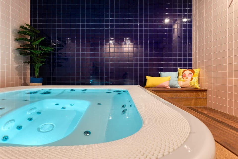 Hot Tub, Spa and wellness centre/facilities, Spa and wellness centre/facilities, Internal: Not applicable to any particular room