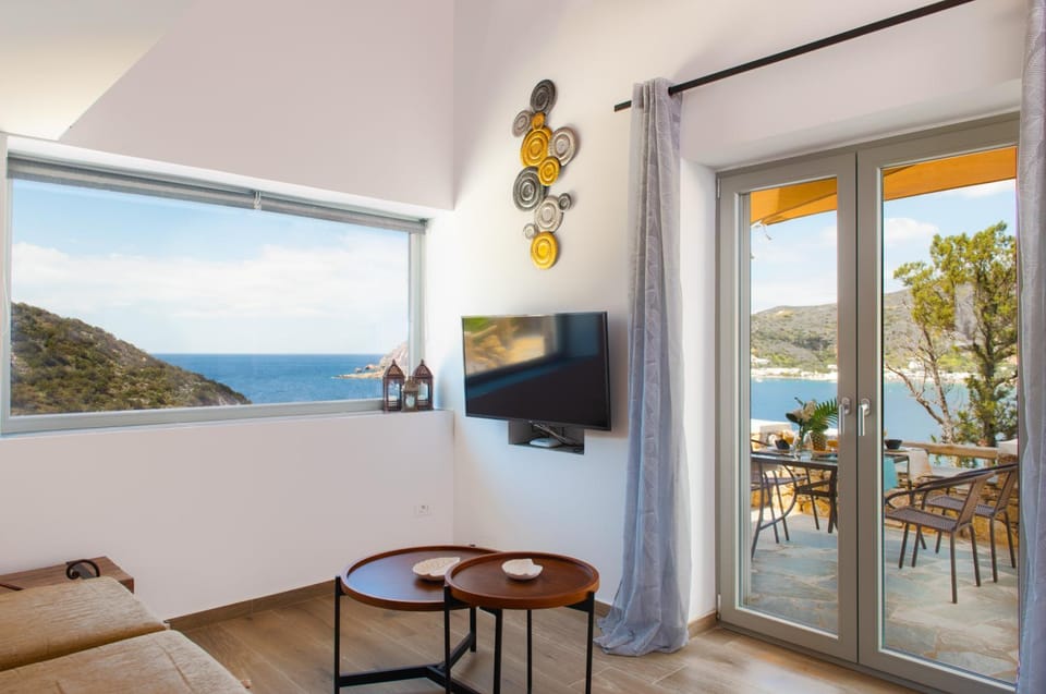 Sunset Coast House - STONE House in Milos