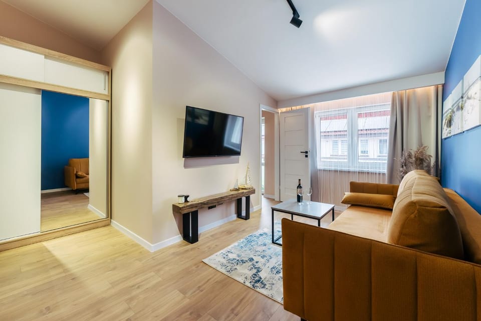 TV and multimedia, Living room, Seating area, wardrobe