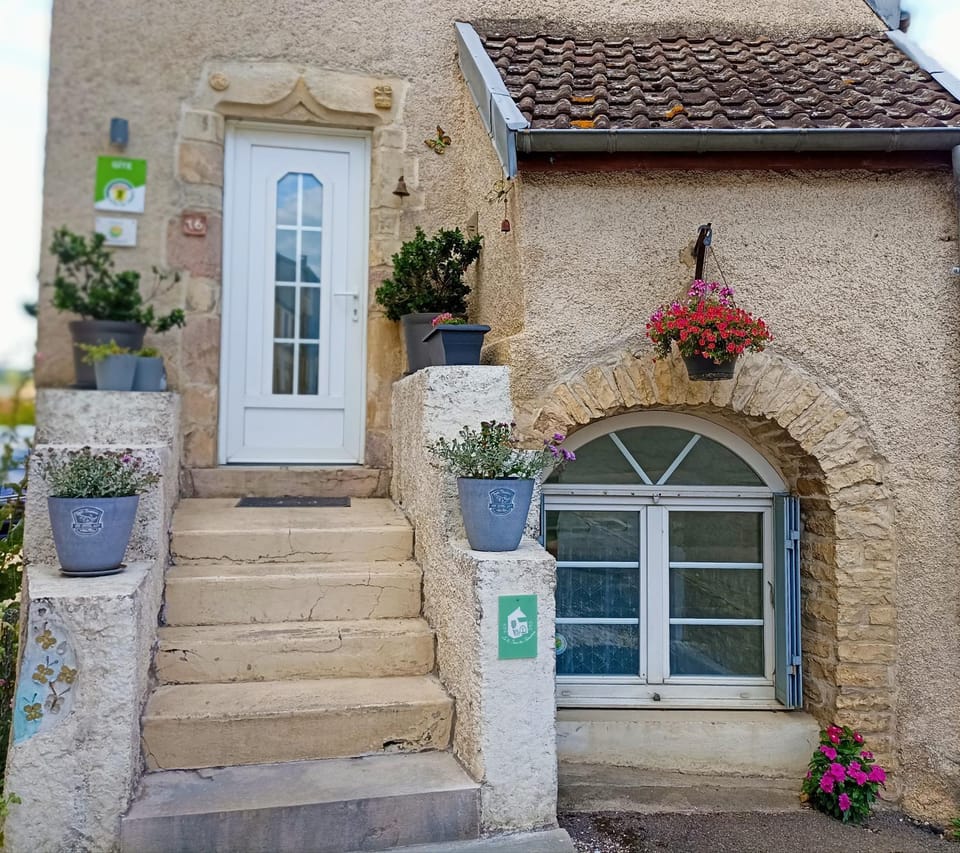 Property building, Facade/entrance