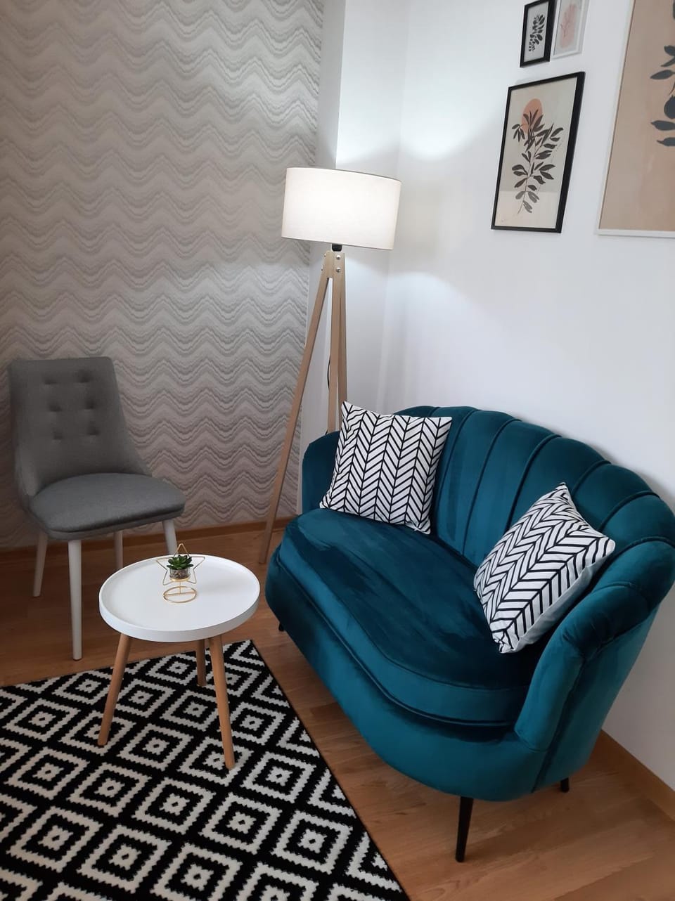 Living room, Seating area