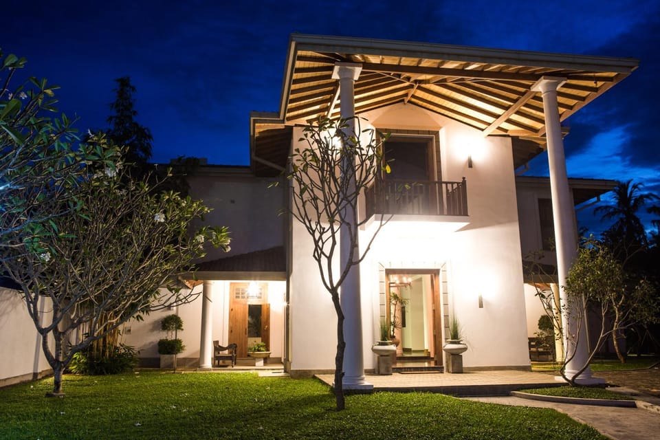 Facade/entrance, Night