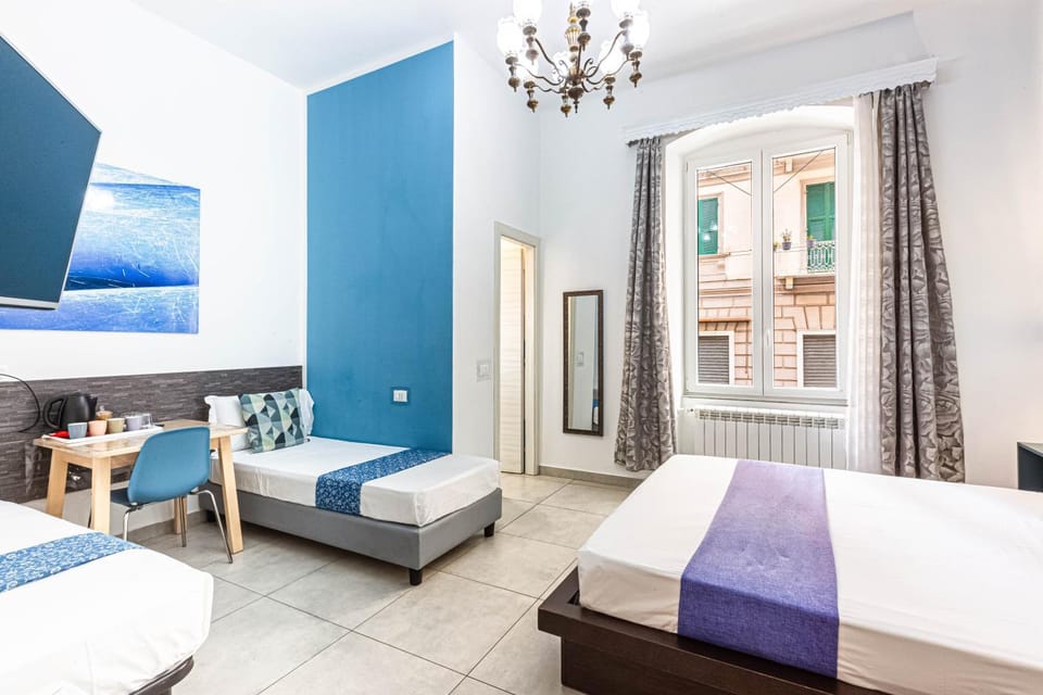 Bed, TV and multimedia, Bedroom