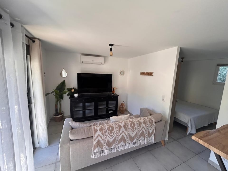 Maisonnette 32m2 climatisé avec jacuzzi au calme. House in French Riviera