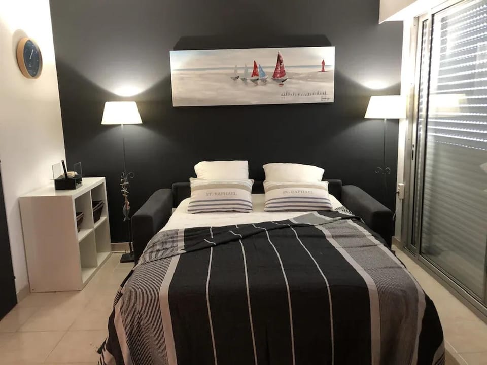 Studio rénové à deux pas de la plage des Lutins - Terrasse privée, parking et animaux acceptés Apartment in Noirmoutier-en-l'Île