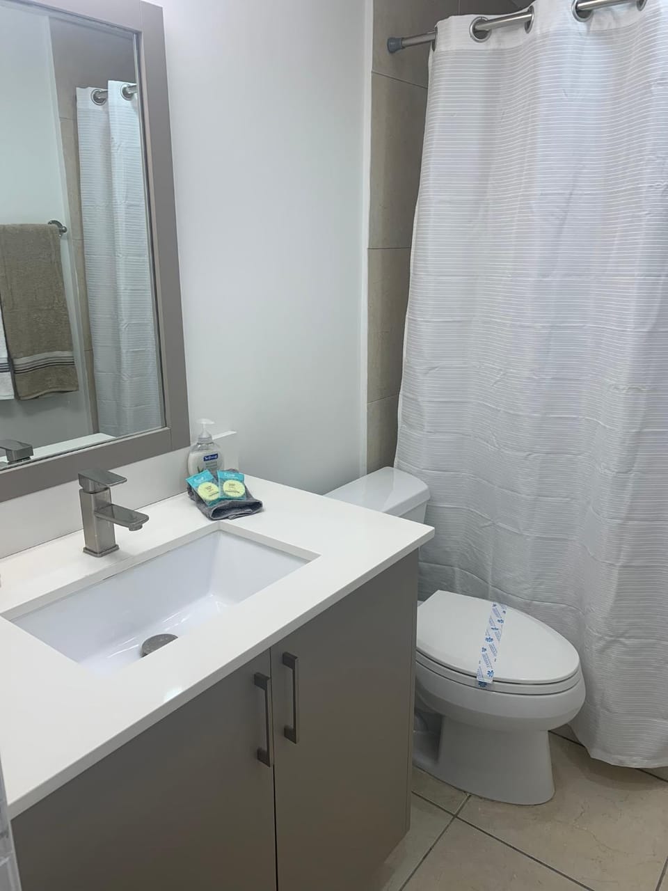 Great private room Vacation rental in North Bay Village