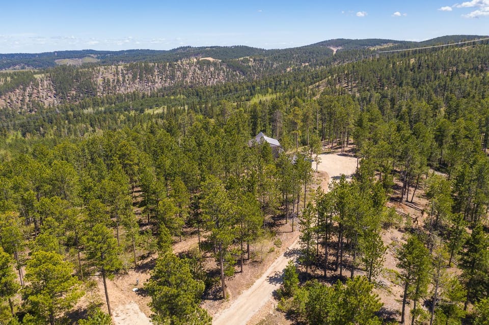 Gold Nugget Lodge Near Deadwood on 5 Wooded Acres! House in North Lawrence