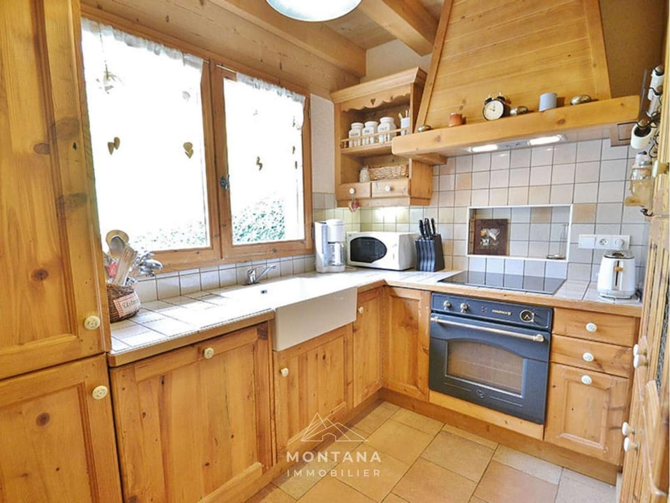 Triplex 8 pers. en Chalet Traditionnel, Pied des Pistes, Terrasse, Balcon, Parking - FR-1-458-164 Apartment in Le Grand-Bornand