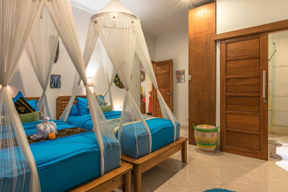 Bed, Photo of the whole room, Bedroom, towels, wardrobe