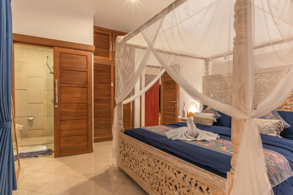 Bed, Bathroom, Photo of the whole room, Bedroom, towels
