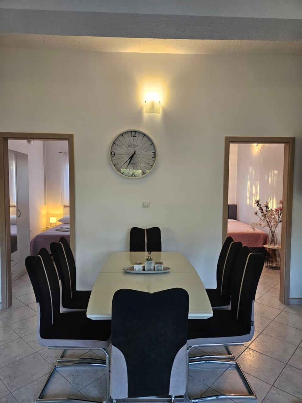 Seating area, Bedroom