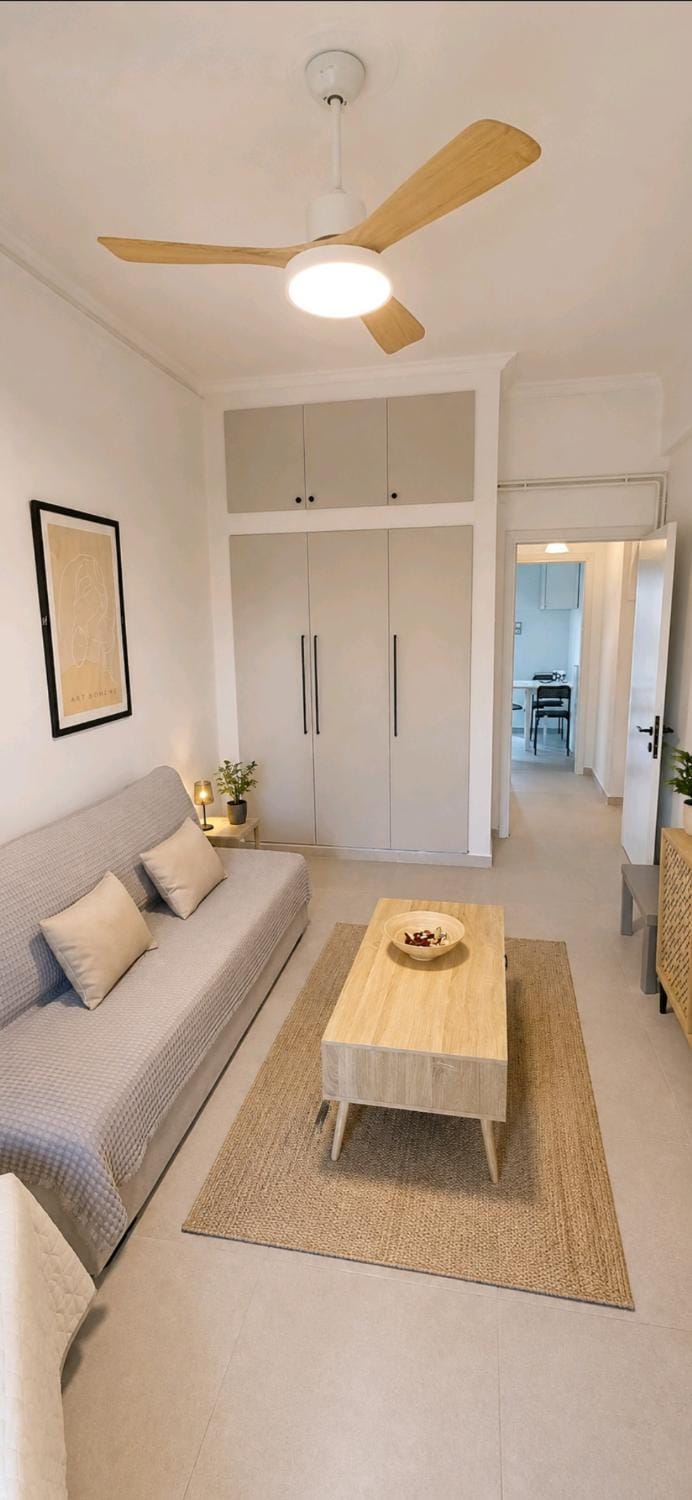 Bed, Seating area, Bedroom