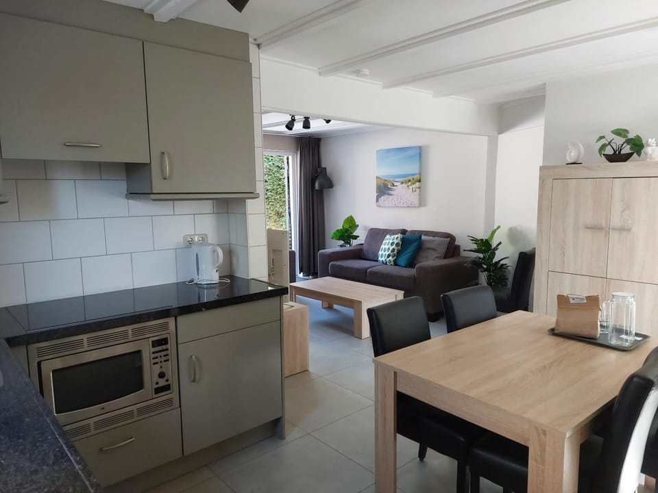 Kitchen or kitchenette, Living room, Dining area