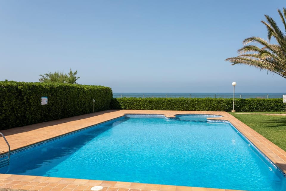 Las Dunas, bajo, 2 dormitorios, 25m del mar, by Bookindenia Apartment in Marina Alta