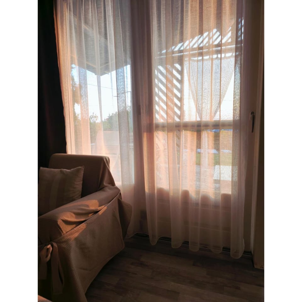 Photo of the whole room, Seating area, Bedroom