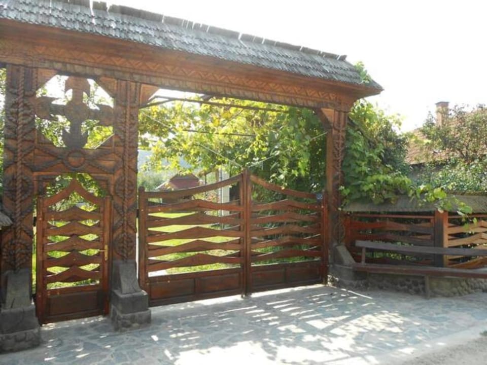 PENSIUNEA DENISIA Farm Stay in Romania