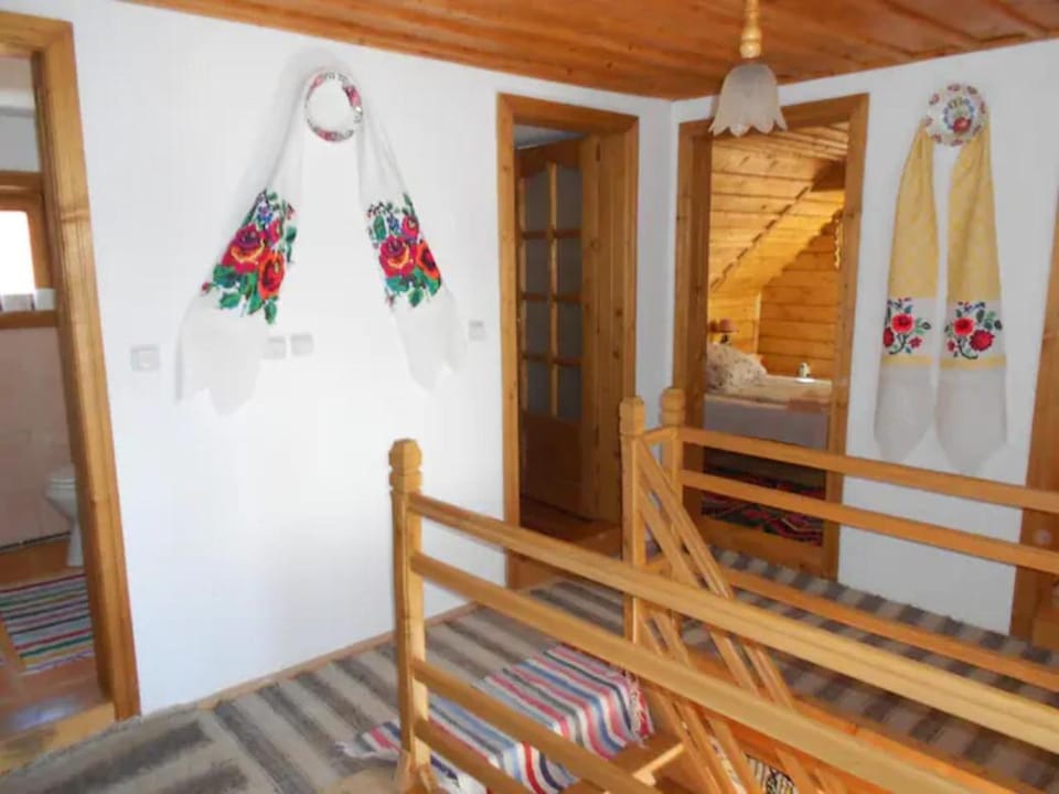 PENSIUNEA DENISIA Farm Stay in Romania