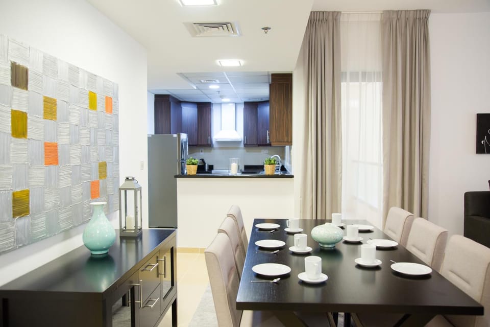 Living room, Dining area