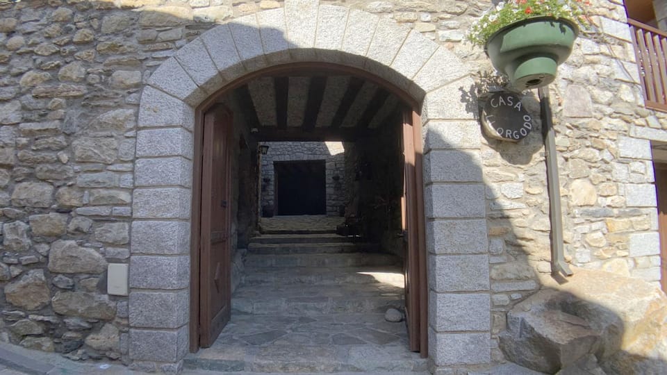 Property building, Patio, Facade/entrance, Lobby or reception
