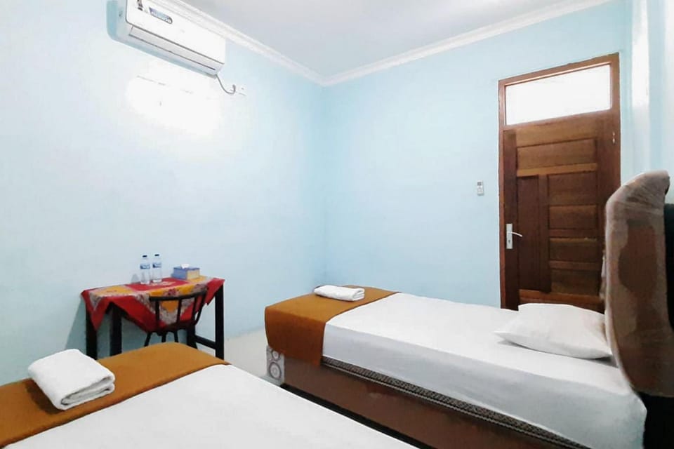 Prima Homestay Mentawai Mitra RedDoorz Hotel in West Sumatra, Indonesia