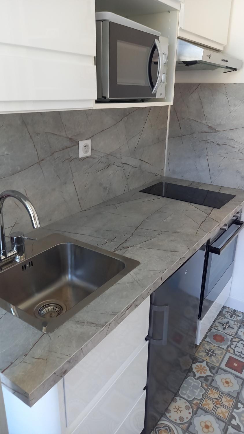 Kitchen or kitchenette