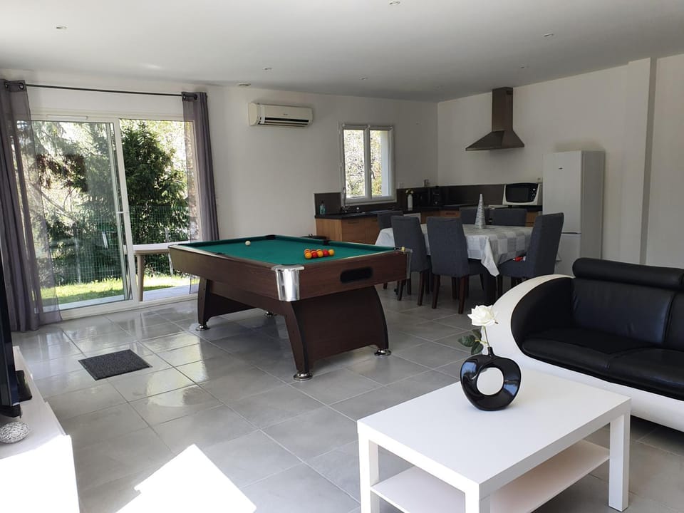 GITE COTE LAC House in Valréas