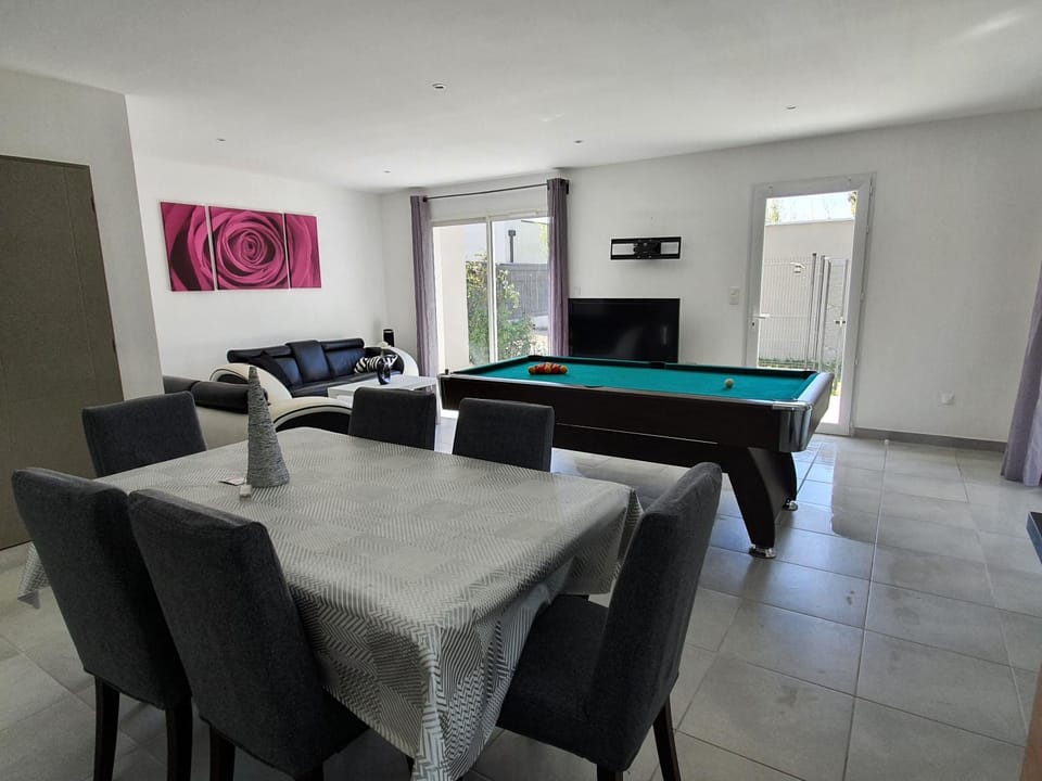 GITE COTE LAC House in Valréas