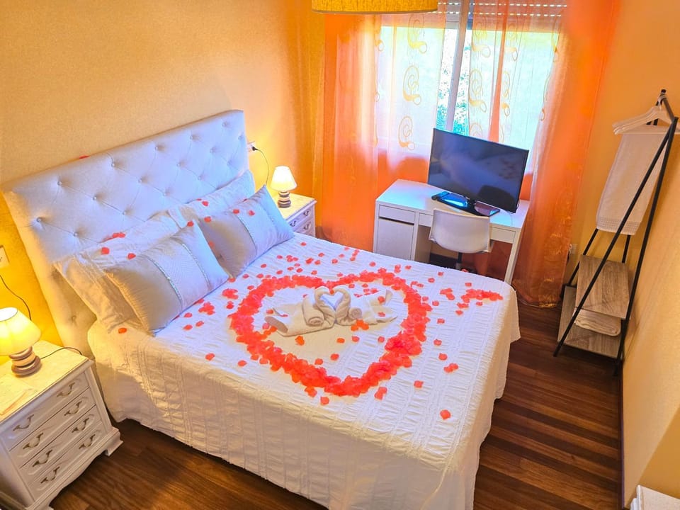 Bed, Bedroom