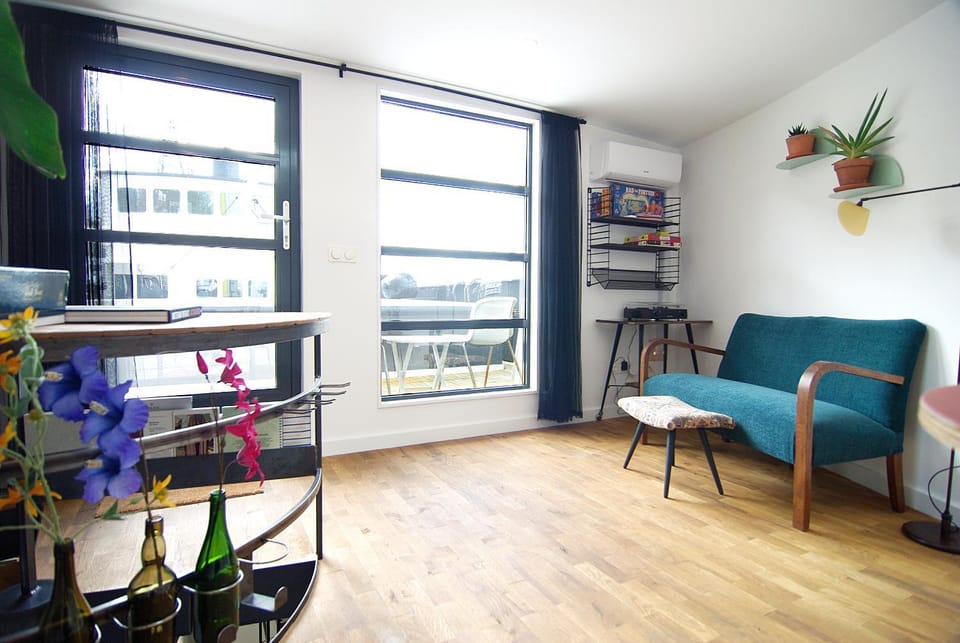 View (from property/room), Living room, Seating area, Dining area