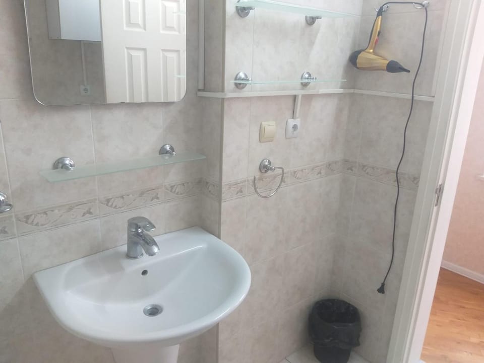 APARTAMENT AXUNDOV BAGI Apartment in Baku