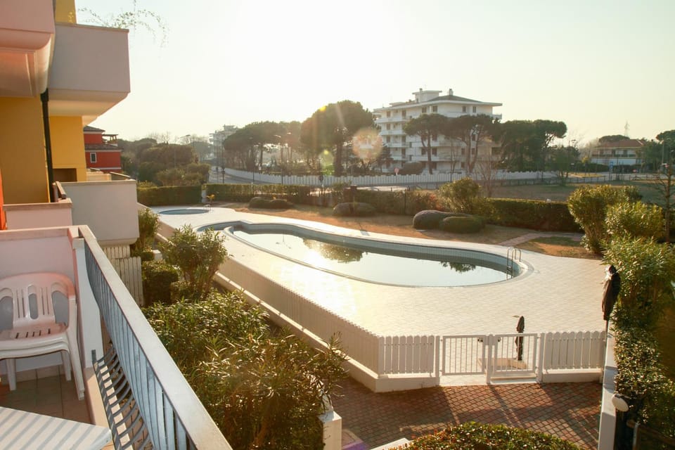 Balcony/Terrace, Pool view