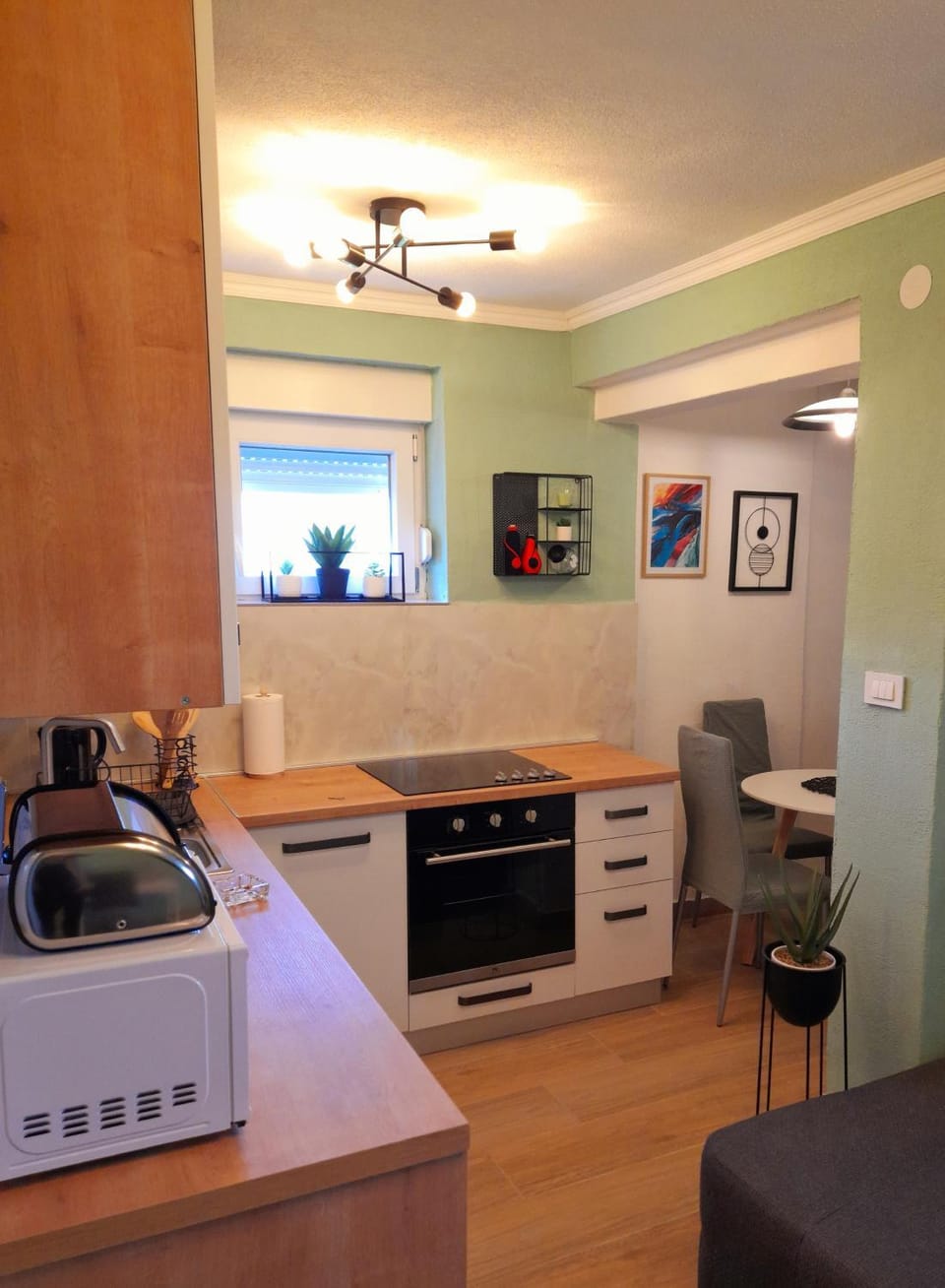 Kitchen or kitchenette