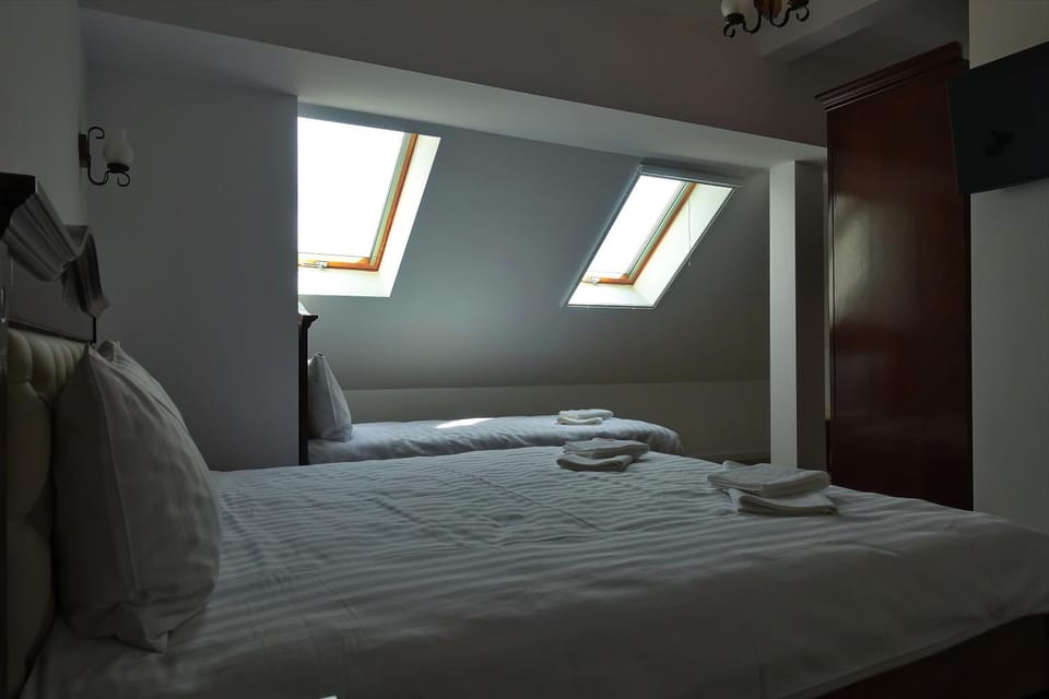 Bed, Photo of the whole room, Bedroom, towels